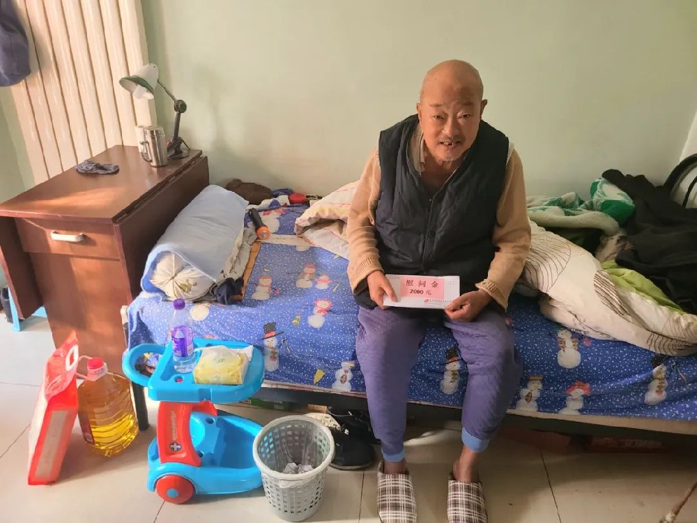 寒冬送溫暖，關(guān)懷暖人心—大龍集團工會組織慰問活動